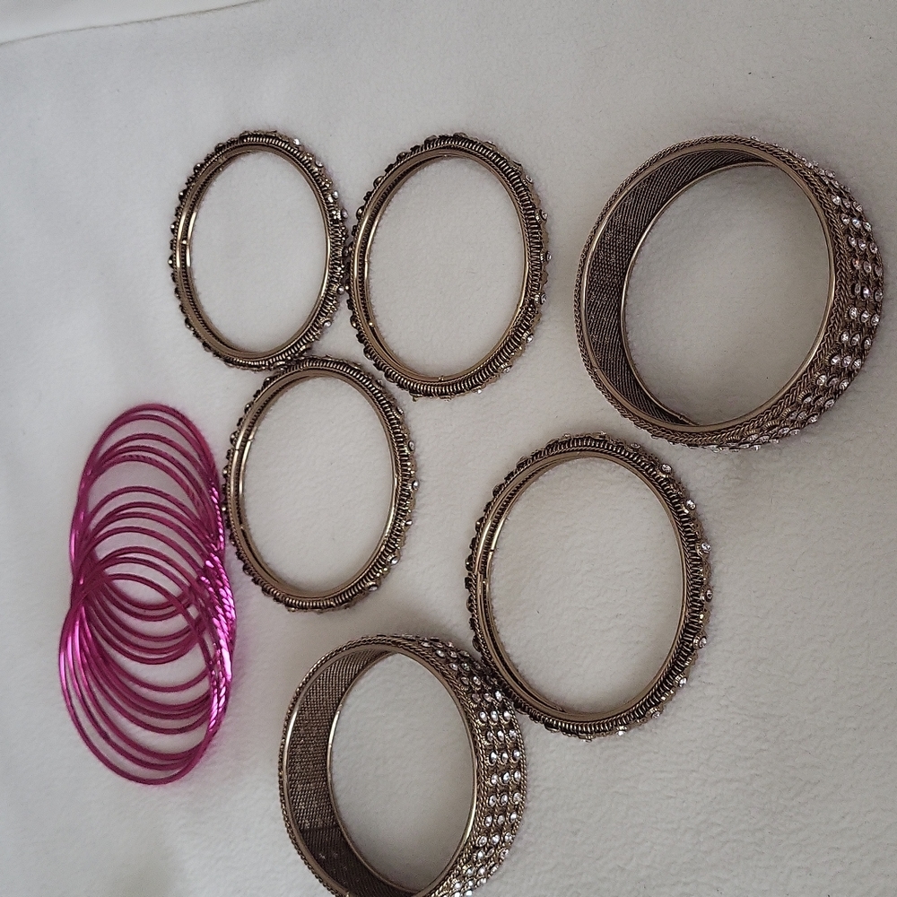 6 bracelets - Picture 6 of 6